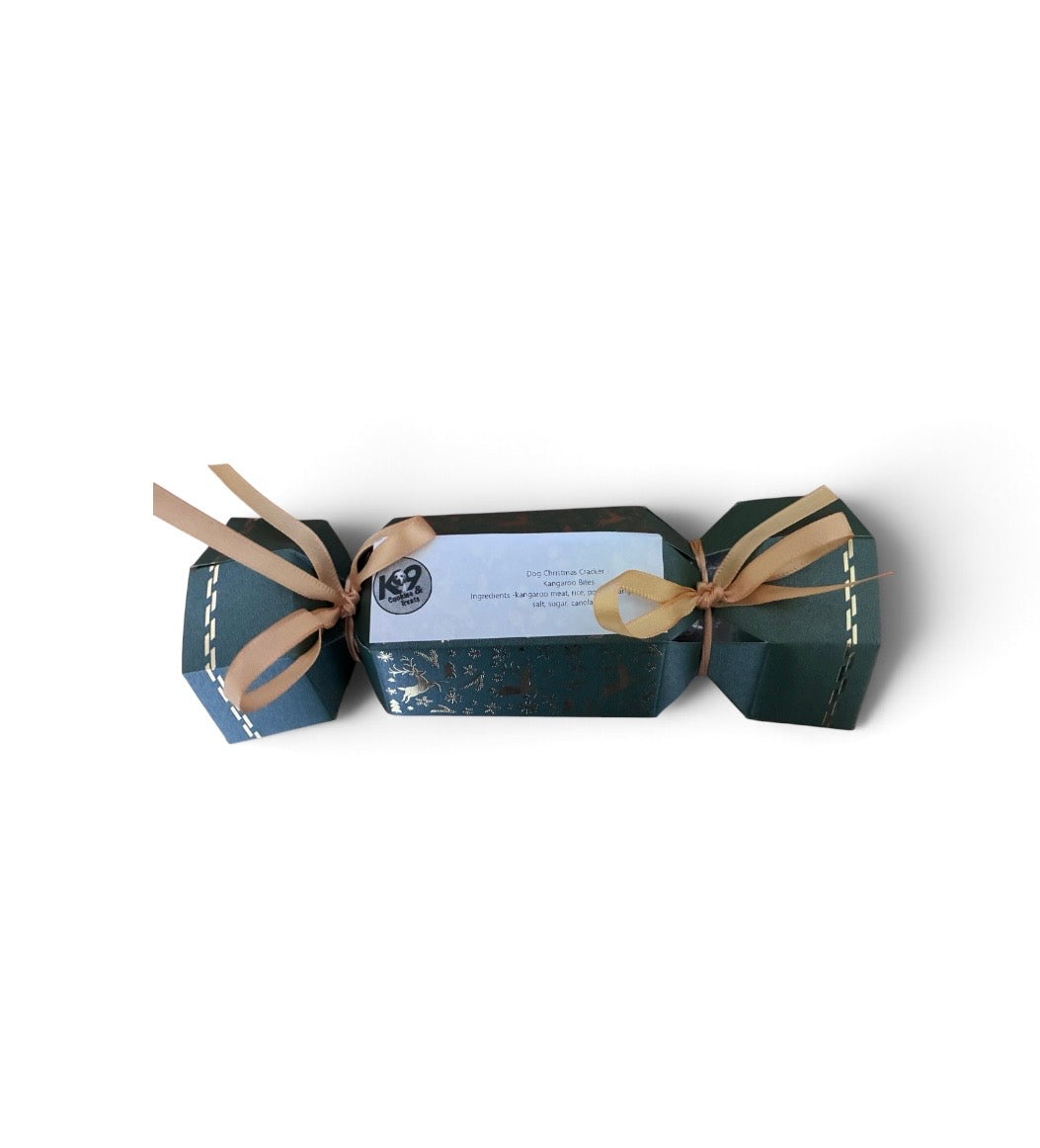 Large Christmas Cracker with Kangaroo Bites (50g)